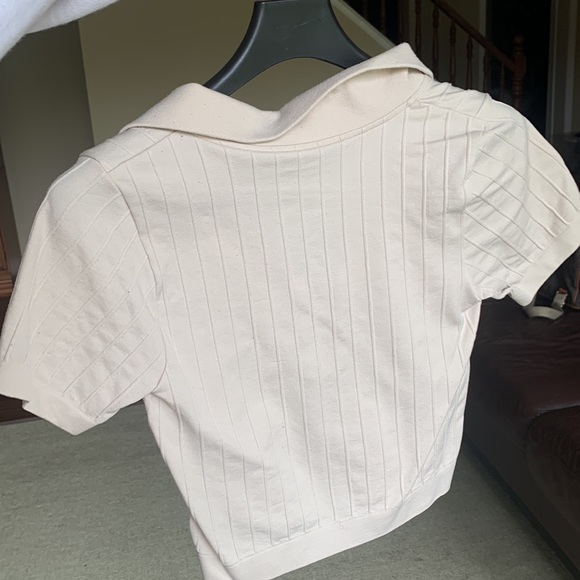 XS Dynamite Ribbed Collared Crop Top - Picture 2 of 6